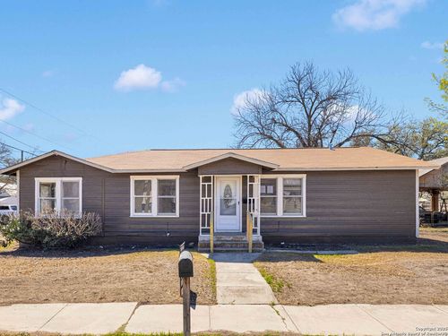 1101 22nd St, Hondo, TX, 78861-2812 | Card Image