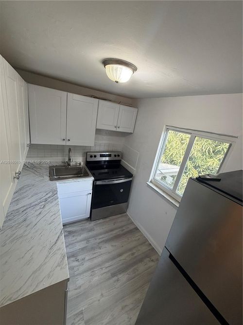 3-151 Nw 17th Pl, Miami, FL, 33125-4528 | Card Image