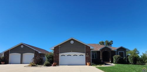 2203 Deerbrook Lane, Emporia, KS, 66801 | Card Image