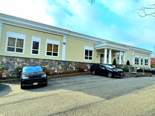 lower-level-back-7 Sutton Place, Southeast, NY, 10509 | Card Image