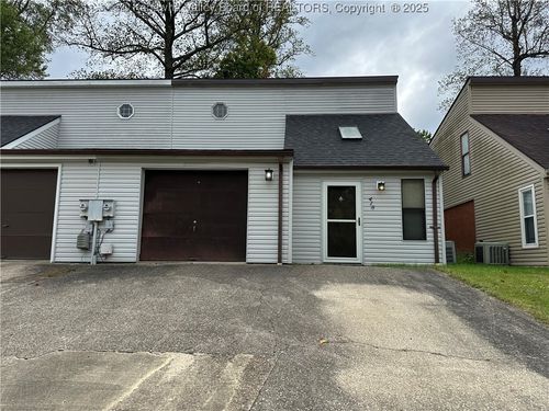 418 Donna Dr, Saint Albans, WV, 25177-2511 | Card Image