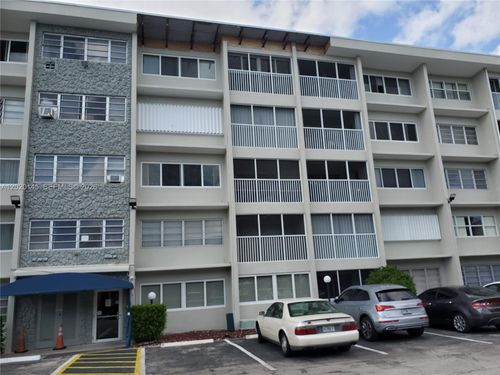 203h-330 Se 2nd St, Hallandale Beach, FL, 33009-5628 | Card Image