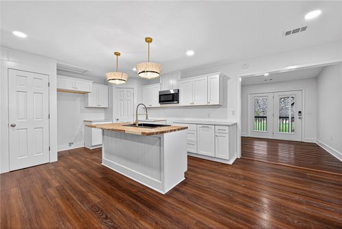 19962 Groth Rd, Springdale, AR, 72764-8862 | Card Image