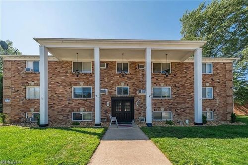 652 S Shore Court, Vermilion, OH, 44089 | Card Image
