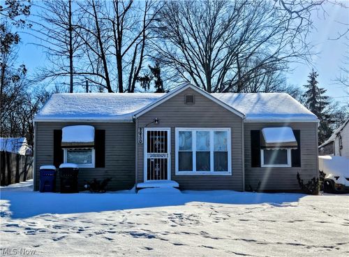 2450 Greenvale Road, Cleveland, OH, 44121 | Card Image