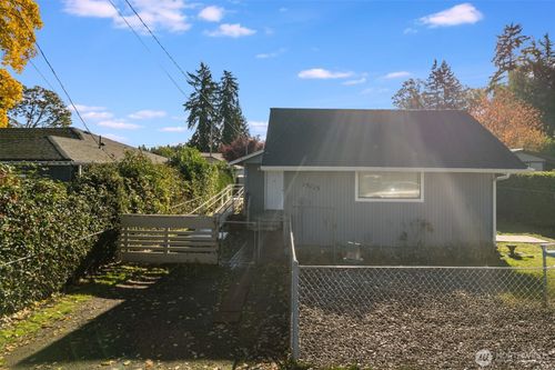 15115 Grant Ave Sw, Lakewood, WA, 98498-2014 | Card Image