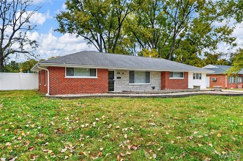 24 Kenwood Drive, Hazelwood, MO, 63042 | Card Image