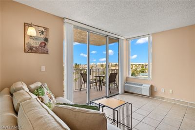 301 - 7300 Estero Boulevard, Condo with 1 bedrooms, 1 bathrooms and null parking in Fort Myers Beach FL | Image 2