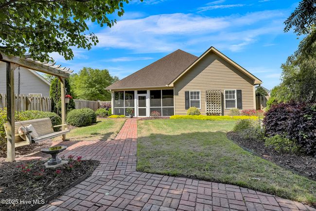 218 Silver Creek Loop, House other with 3 bedrooms, 3 bathrooms and 2 parking in Sneads Ferry NC | Image 4