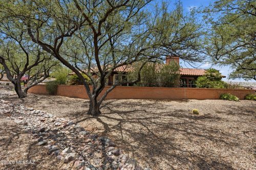 3910 S Via Del Ruisenor, Green Valley, AZ, 85622-5017 | Card Image
