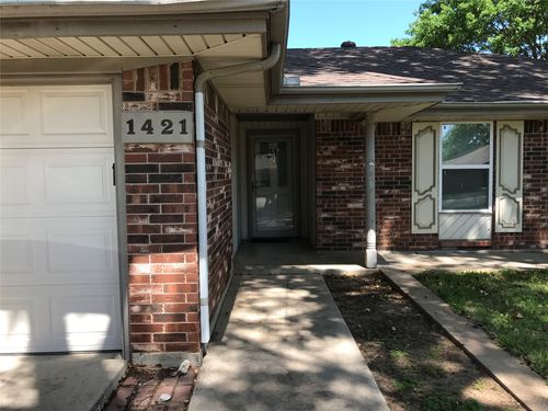 1421 Bryan Dr, Bedford, TX, 76022-7511 | Card Image