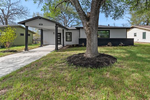 1307 Yorkshire Dr, Austin, TX, 78723-1828 | Card Image