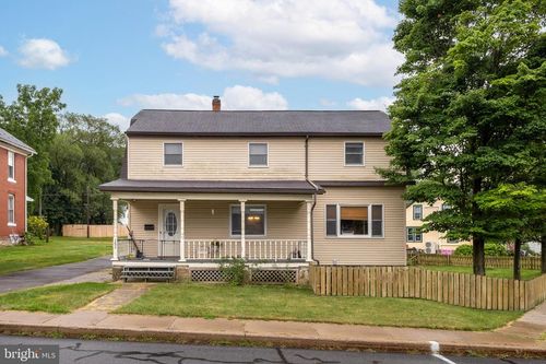 282 S Main St, PLEASANT GAP, PA, 16823-3516 | Card Image