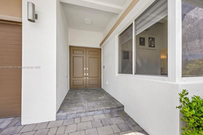 15037 Sw 174 Th St, House other with 4 bedrooms, 4 bathrooms and null parking in Miami FL | Image 7