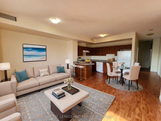 812 - 135 James St S, Condo with 2 bedrooms, 2 bathrooms and null parking in Hamilton ON | Image 4