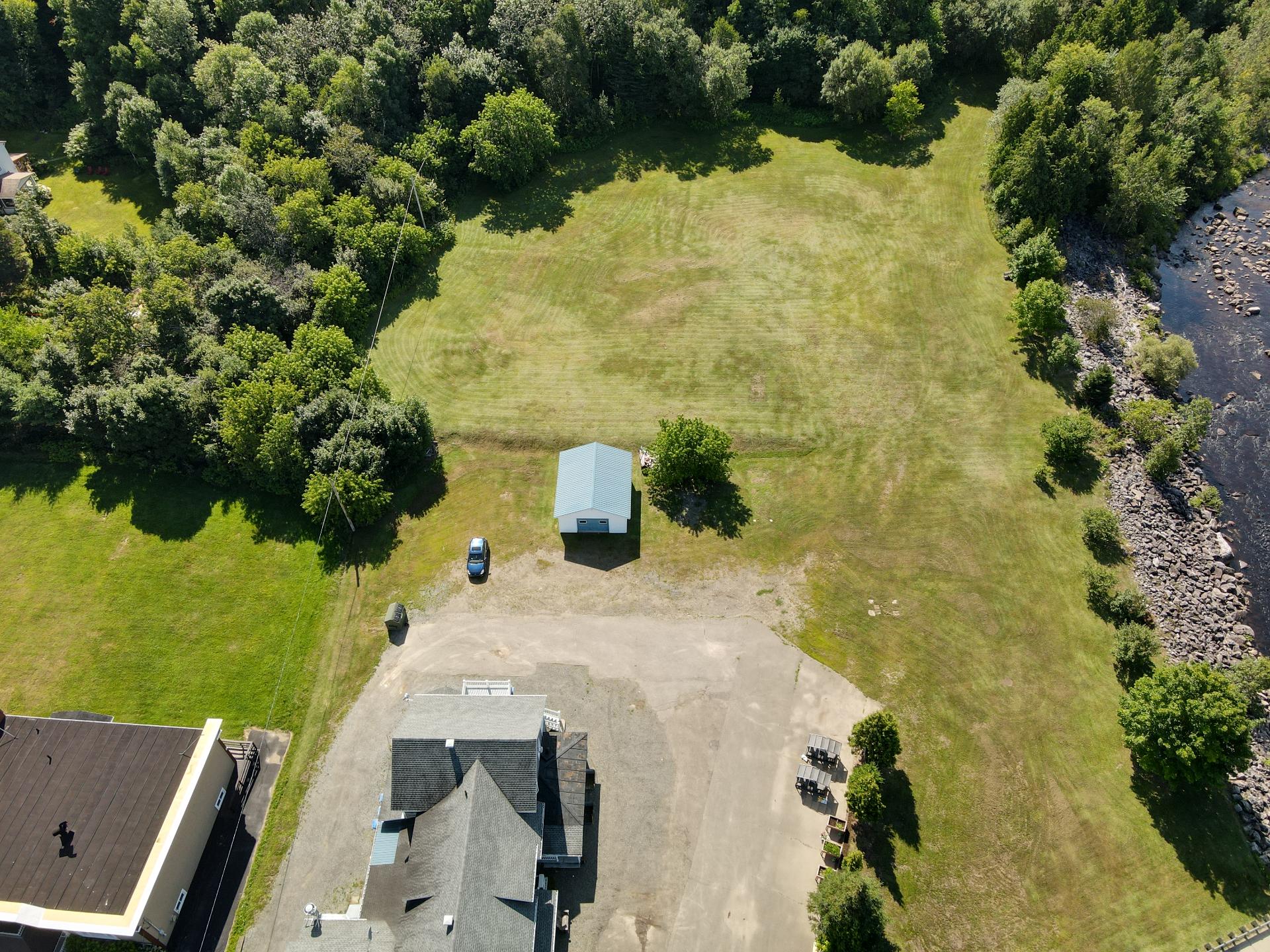 Land in Saint-Pacôme 2