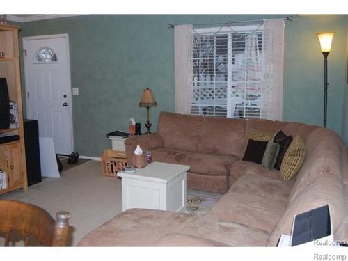 22368 Cape Cod Way, Farmington Hills, MI, 48336-4381 | Card Image