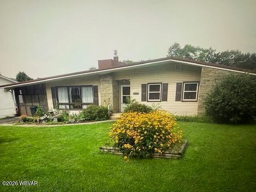 11 Magnolia Dr, LOCK HAVEN, PA, 17745-1617 | Card Image
