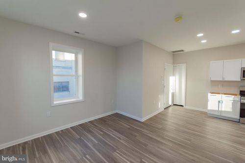 apt-c-215 W King St, MARTINSBURG, WV, 25401-7490 | Card Image