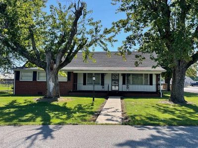 192 West Street, House other with 5 bedrooms, 2 bathrooms and null parking in Brodhead KY | Image 2