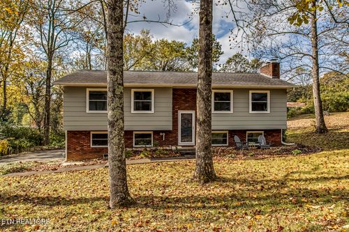 1517 Arrow Wood Rd, Knoxville, TN, 37919-8701 | Card Image