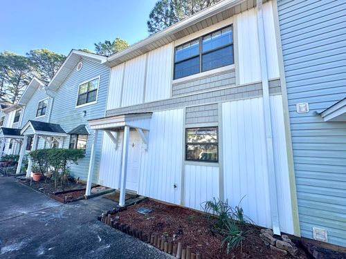 223 Oxford Ct, Mary Esther, FL, 32569-1689 | Card Image