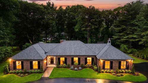 8 Brent Rd, Lexington, MA, 02420-1824 | Card Image