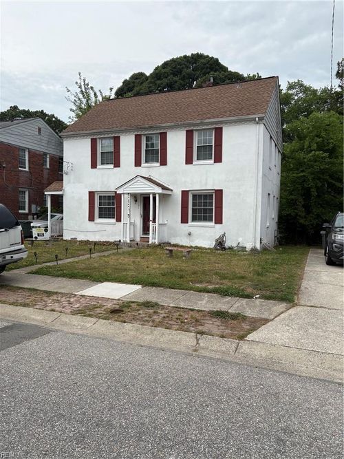 121 Armstrong Dr, Hampton, VA, 23669-4601 | Card Image