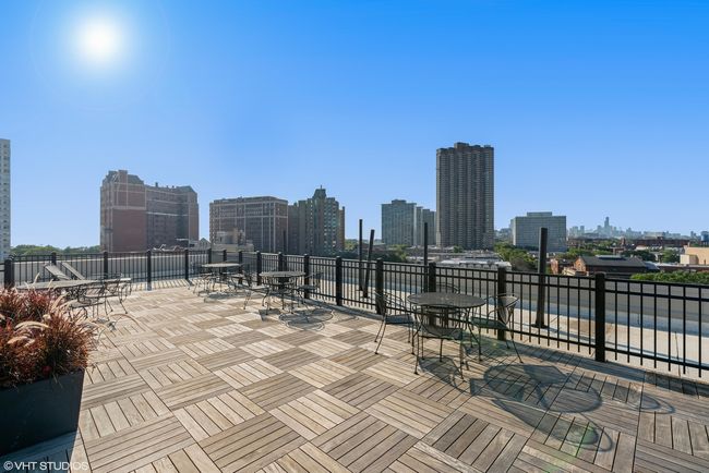 APT-705 - 3900 N Pine Grove Ave, Condo with 1 bedrooms, 1 bathrooms and 1 parking in Chicago IL | Image 17