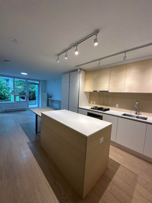 607-988 Quayside Dr, New Westminster, BC, V3M0L5 | Card Image