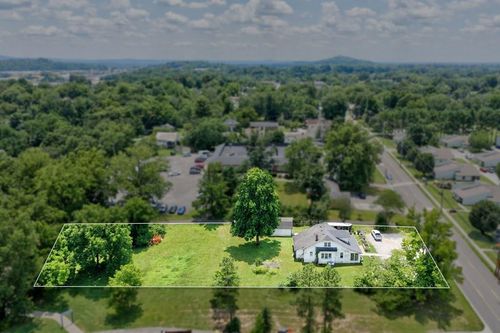 136 S Walnut Ave, Cookeville, TN, 38501-3250 | Card Image