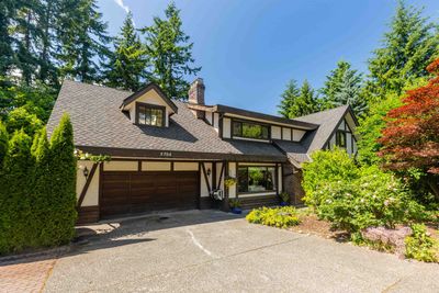 5704 Westport Rd, House other with 5 bedrooms, 4 bathrooms and 6 parking in West Vancouver BC | Image 2