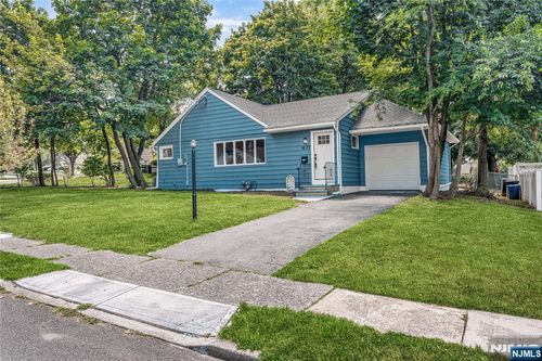 16-37 Eberlin Dr, Fair Lawn, NJ, 07410-2431 | Card Image