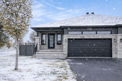 701 Azure St, Russell, ON, K4R0E5 | Card Image