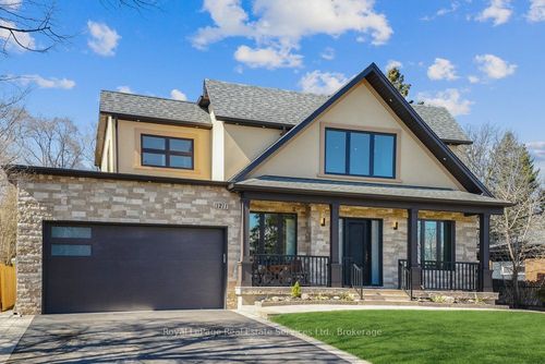 1211 Pinegrove Rd, Oakville, ON, L6L2W8 | Card Image