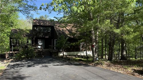 5375 Woodbridge Dr E, Bushkill, PA, 18324-6949 | Card Image