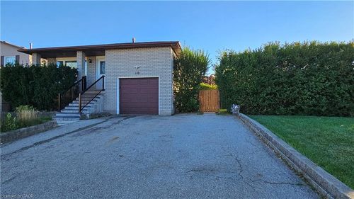 upper-110 Abbot Dr, Hamilton, ON, L8V4W2 | Card Image