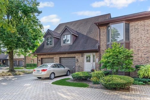 0-44 Kings Ct, Westchester, IL, 60154-5632 | Card Image