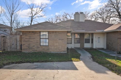 704 Woodland Ct, Kennedale, TX, 76060-5447 | Card Image