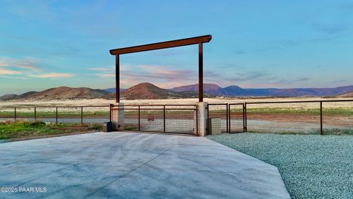 8044 N Crimson Canyon Rd, Prescott Valley, AZ, 86315-4918 | Card Image