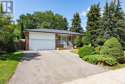 132 Collingsbrook Blvd, Scarborough, ON, M1W1M7 | Card Image