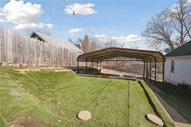 502 Sycamore St, House other with 3 bedrooms, 2 bathrooms and 2 parking in Vandergrift PA | Image 37