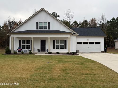 3323 School View Dr, Farmville, NC, 27828-7713 | Card Image