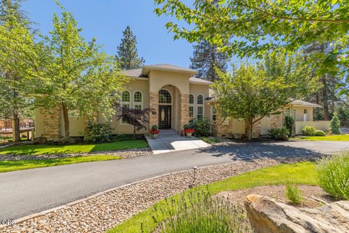 11810 Merganser Rd, Klamath Falls, OR, 97601-8661 | Card Image
