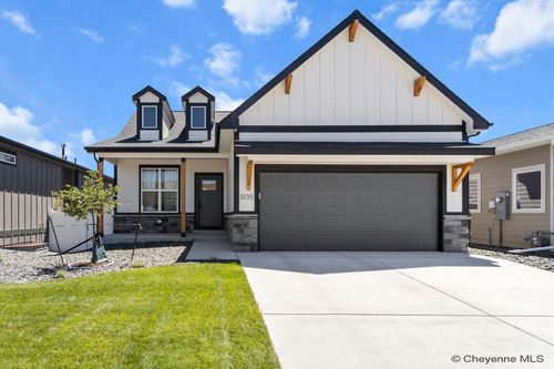 5135 Carla Dr, Cheyenne, WY, 82009-5865 | Card Image
