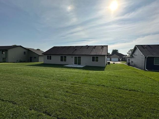 Large back yard! | Image 23