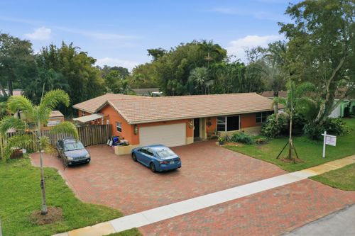 940 Sw 69th Ave, Plantation, FL, 33317-4243 | Card Image