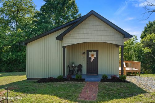 33 Melrose Ave, Englewood, TN, 37329-3109 | Card Image