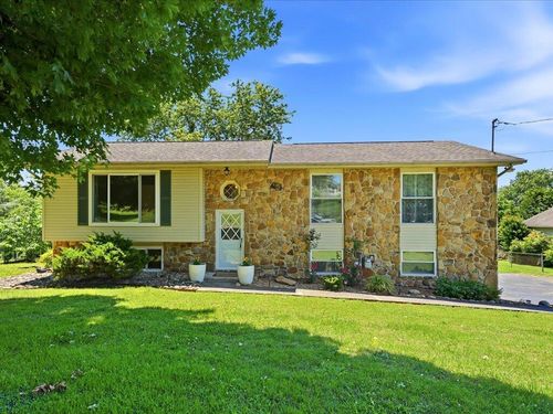 751 Crestview Cir, Lenoir City, TN, 37772-5967 | Card Image