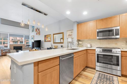 unit-609-16 W Encanto Blvd, Phoenix, AZ, 85003-1256 | Card Image